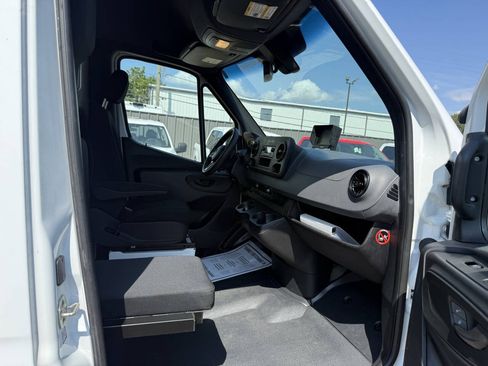 Used 2020 Mercedes-Benz Sprinter 2500 w/ Driver Convenience Package image 10
