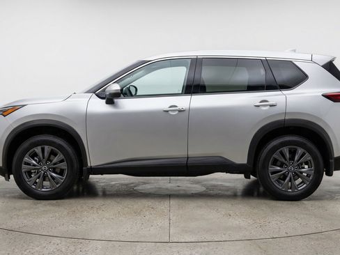 Used 2025 Nissan Rogue SV AWD/4WD image 5