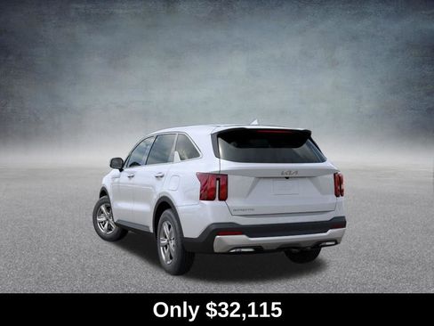 Used 2026 Kia Sorento LX FWD image 4