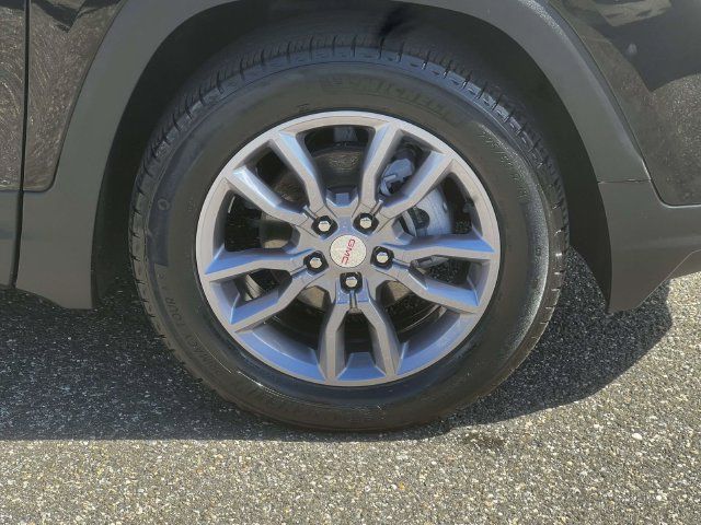 Used 2024 GMC Terrain SLT w/ LPO, Floor Liner Package AWD/4WD image 8