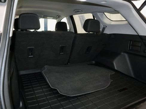 Used 2022 GMC Terrain SLE w/ Driver Convenience Package FWD image 16