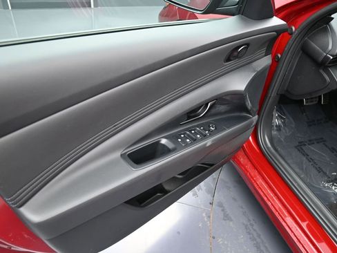 Certified 2025 Hyundai Elantra Sport FWD image 13