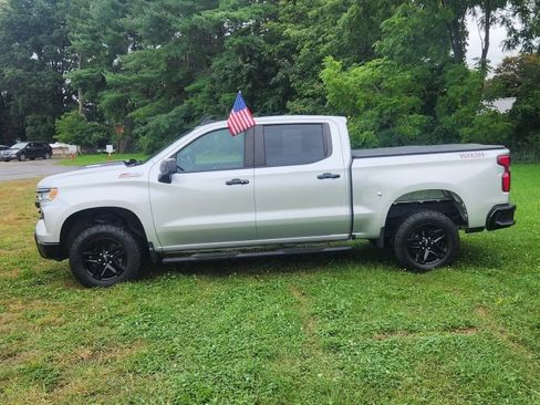 Used 2022 Chevrolet Silverado 1500 LT Trail Boss w/ LPO, Dark Essentials Package AWD/4WD image 3
