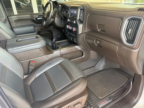 Used 2022 GMC Sierra 3500 Denali w/ Technology Package AWD/4WD image 37