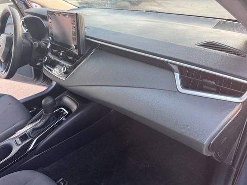 Used 2022 Toyota Corolla LE FWD image 12