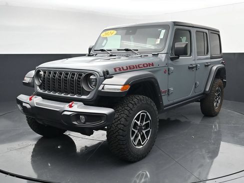Used 2024 Jeep Wrangler Unlimited Rubicon AWD/4WD image 4