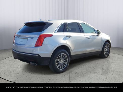 Used 2017 Cadillac XT5 Luxury w/ Driver Awareness Package image 3