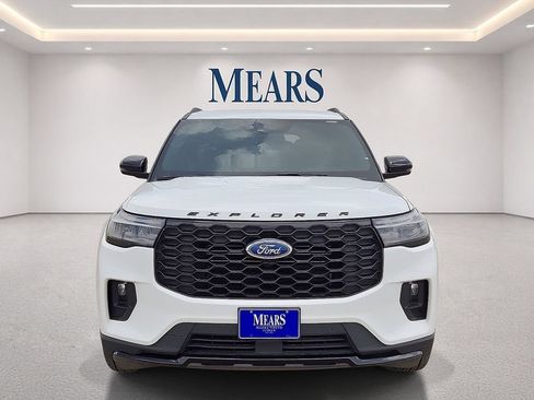Used 2025 Ford Explorer ST-Line w/ ST-Line Street Pack AWD/4WD image 8