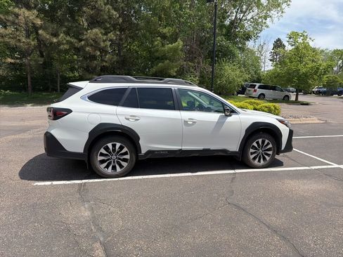 Used 2023 Subaru Outback Limited AWD/4WD image 19