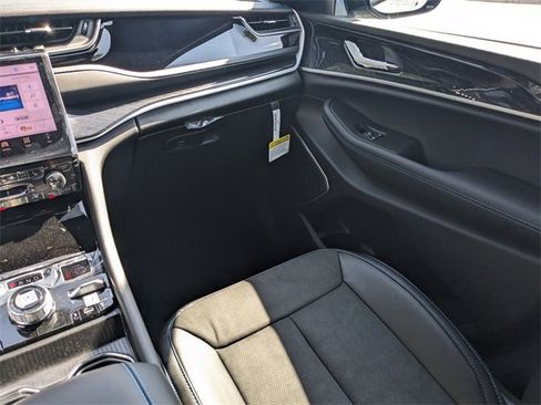 New 2025 Jeep Grand Cherokee Trailhawk image 16