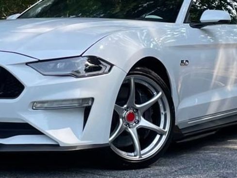 Used 2020 Ford Mustang GT Premium w/ GT Performance Package RWD image 2