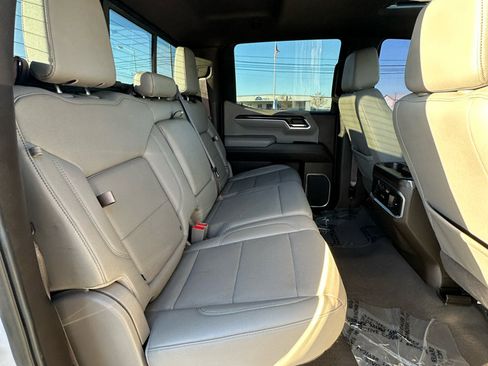 Used 2022 GMC Sierra 1500 SLT image 52
