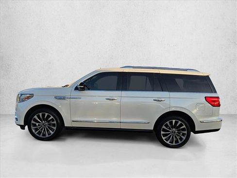 Used 2019 Lincoln Navigator Select RWD image 9