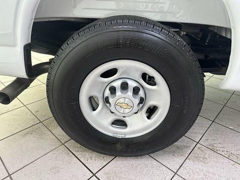 Certified 2025 Chevrolet Express 2500 w/ Driver Convenience Package RWD image 15