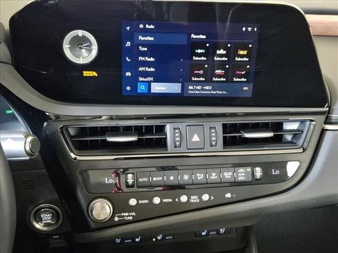Used 2025 Lexus ES 350 w/ Premium Package FWD image 15
