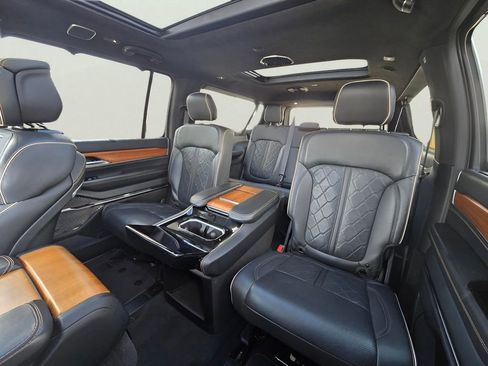 Used 2024 Jeep Grand Wagoneer L Series III AWD/4WD image 35