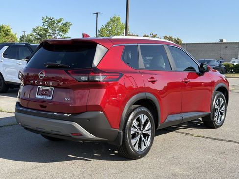 Used 2023 Nissan Rogue SV w/ SV Premium B Package FWD image 5