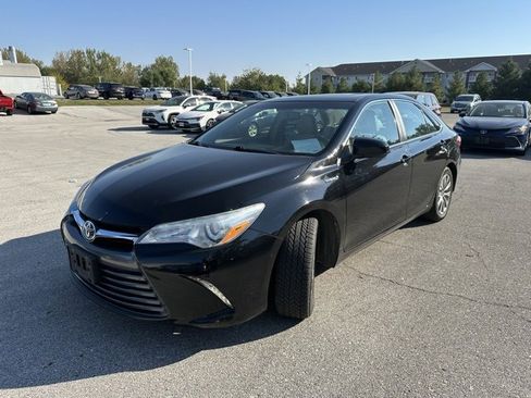 Used 2015 Toyota Camry XLE image 6