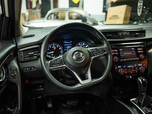 Used 2017 Nissan Rogue Sport SV FWD image 16