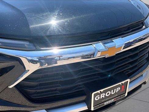 Used 2025 Chevrolet TrailBlazer LT AWD/4WD image 29