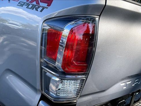 Used 2020 Toyota Tacoma TRD Sport w/ Technology Package image 29