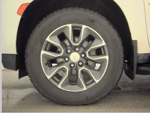 Used 2021 Chevrolet Tahoe LT AWD/4WD image 19