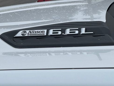 Used 2025 Chevrolet Silverado 2500 LT w/ Convenience Package image 9