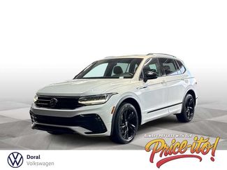 Certified 2023 Volkswagen Tiguan SE R-Line FWD video 1