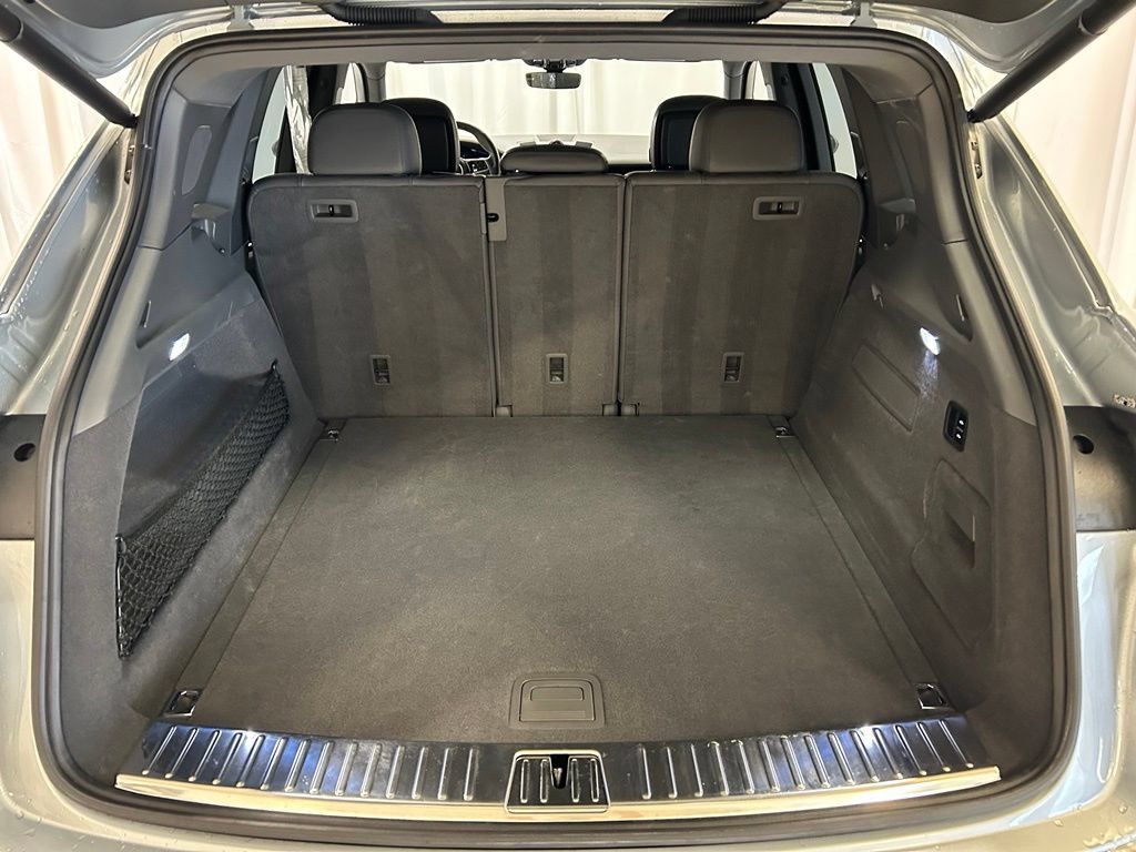 Certified 2020 Porsche Cayenne AWD/4WD image 8