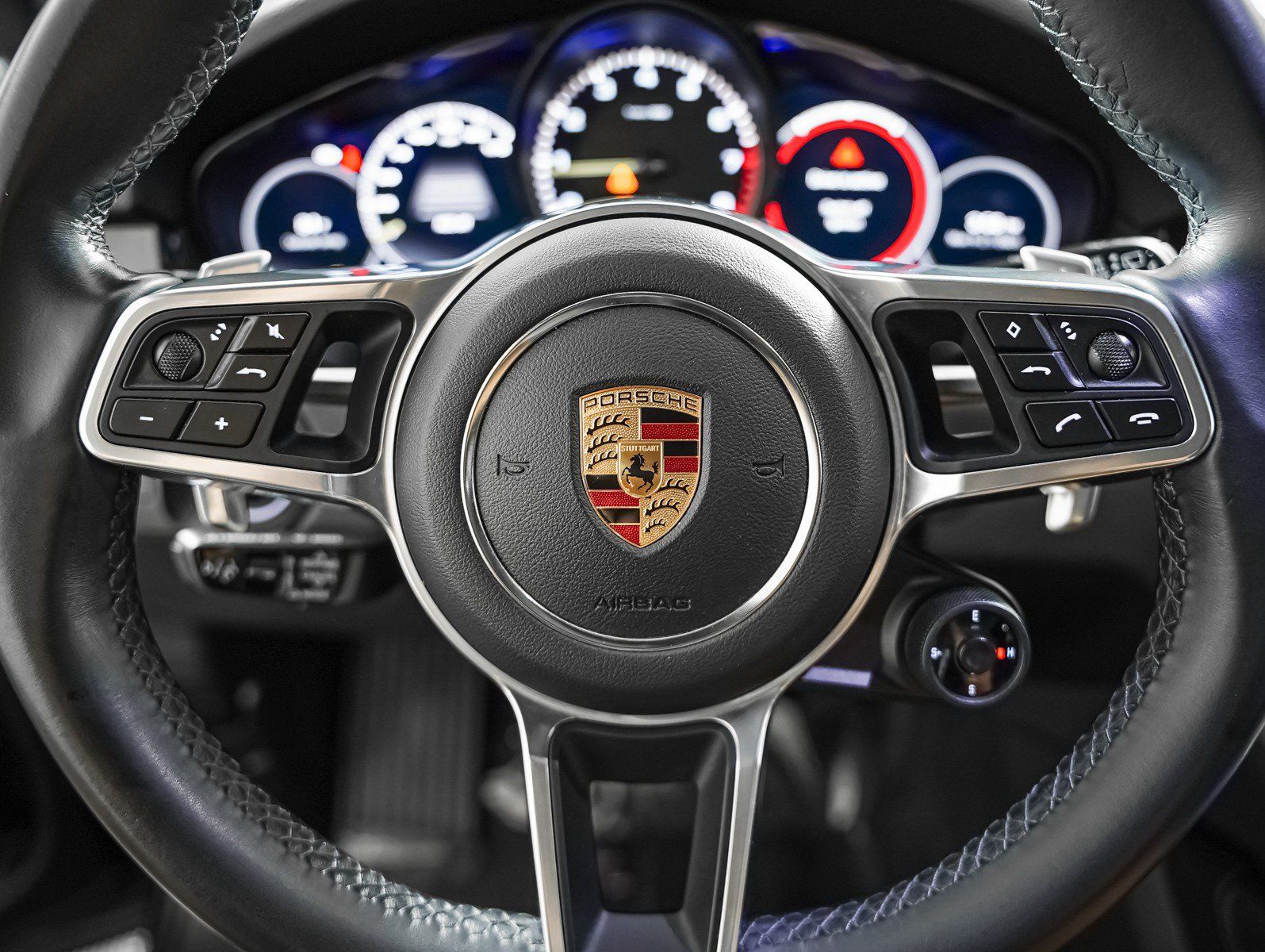Certified 2022 Porsche Cayenne E-Hybrid AWD/4WD image 18