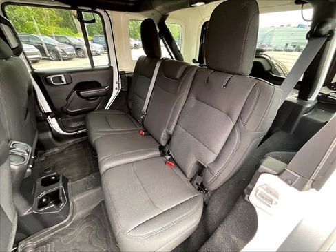 Used 2022 Jeep Wrangler Unlimited Sport AWD/4WD image 14