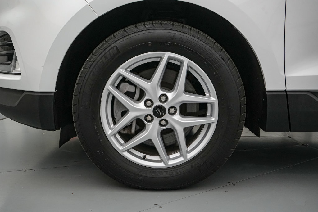 Certified 2023 Ford Edge SEL w/ Convenience Package AWD/4WD image 10