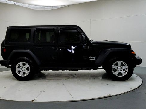Used 2019 Jeep Wrangler Unlimited Sport S image 9