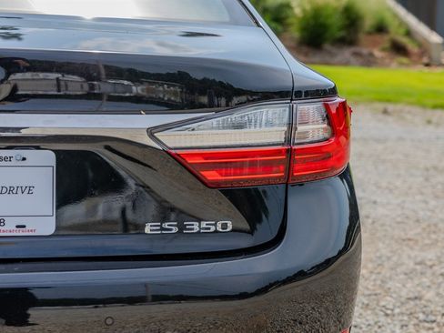 Used 2018 Lexus ES 350 w/ Ultra Luxury Package FWD image 11