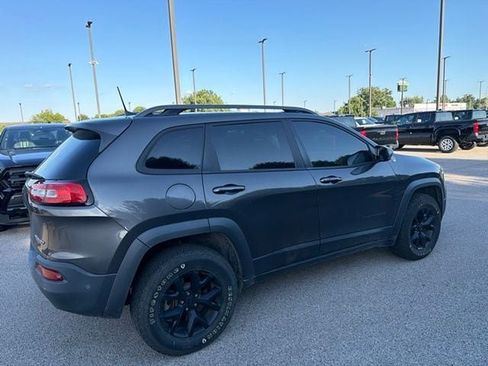 Used 2018 Jeep Cherokee Trailhawk w/ Quick Order Package 27L AWD/4WD image 13