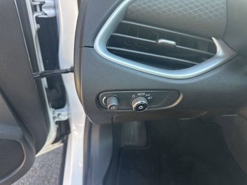 Used 2023 Chevrolet Malibu LT image 6