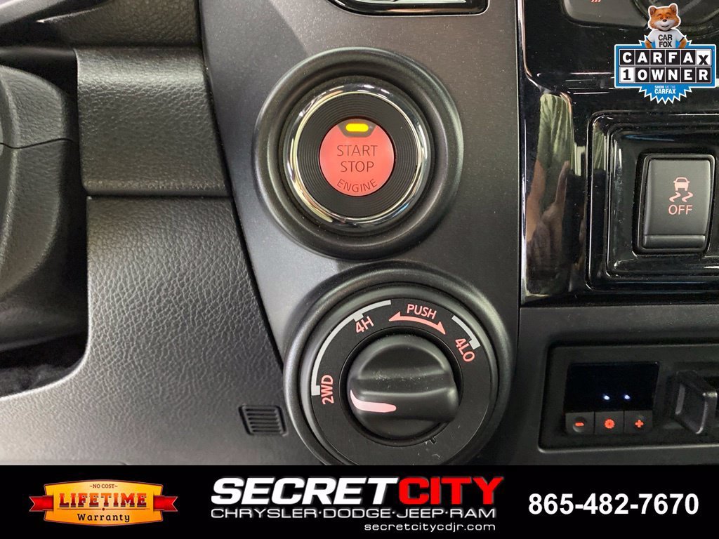 Used 2023 Nissan Titan PRO-4X w/ Pro-4x Convenience Package AWD/4WD image 16