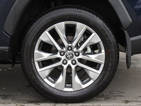 Certified 2025 Toyota RAV4 Limited w/ Advanced Technology Package AWD/4WD image 38