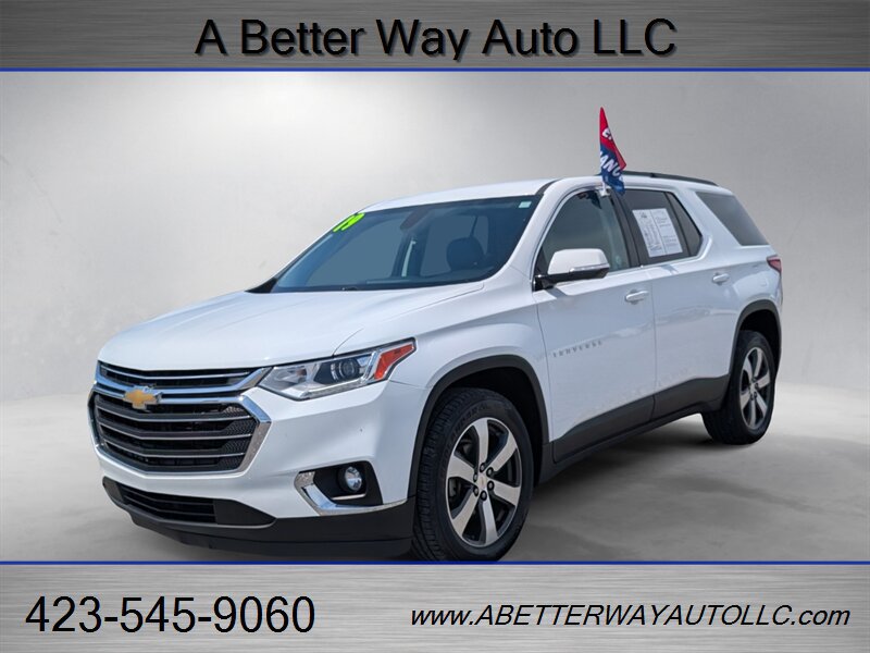 Used 2019 Chevrolet Traverse LT w/ LT Premium Package AWD/4WD image 2