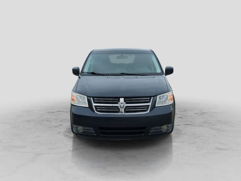 Used 2008 Dodge Grand Caravan SXT FWD image 3