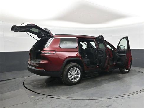 New 2025 Jeep Grand Cherokee L Laredo image 47