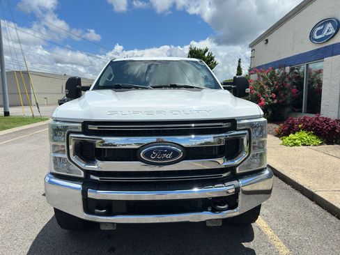 Used 2022 Ford F250 XLT w/ FX4 Off-Road Package AWD/4WD image 9