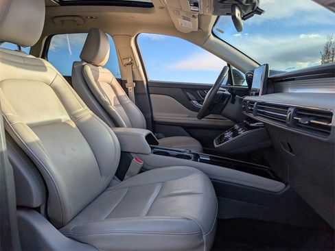 Used 2022 Lincoln Corsair AWD w/ Premium Package image 21