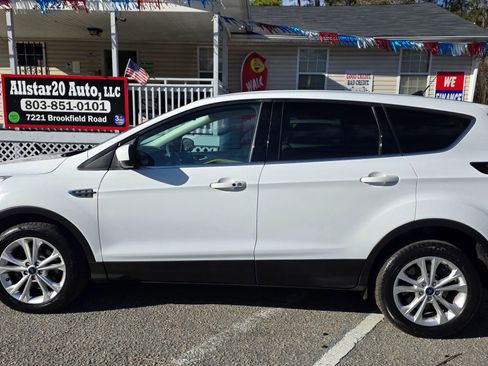 Used 2019 Ford Escape SE image 8