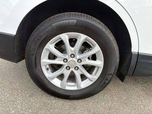 Used 2021 Chevrolet Equinox LS FWD image 22