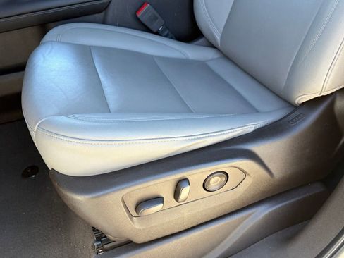 Used 2022 Chevrolet Tahoe Z71 w/ Luxury Package AWD/4WD image 36