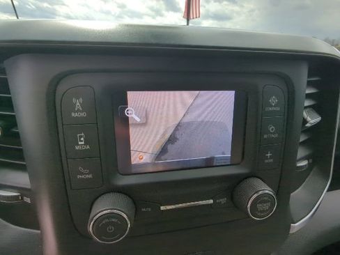 Used 2021 RAM 2500 Big Horn image 16