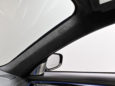 Used 2022 BMW ALPINA B7 xDrive AWD/4WD image 20