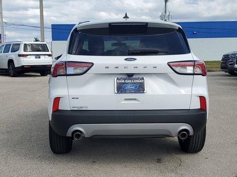 Certified 2022 Ford Escape SE image 5