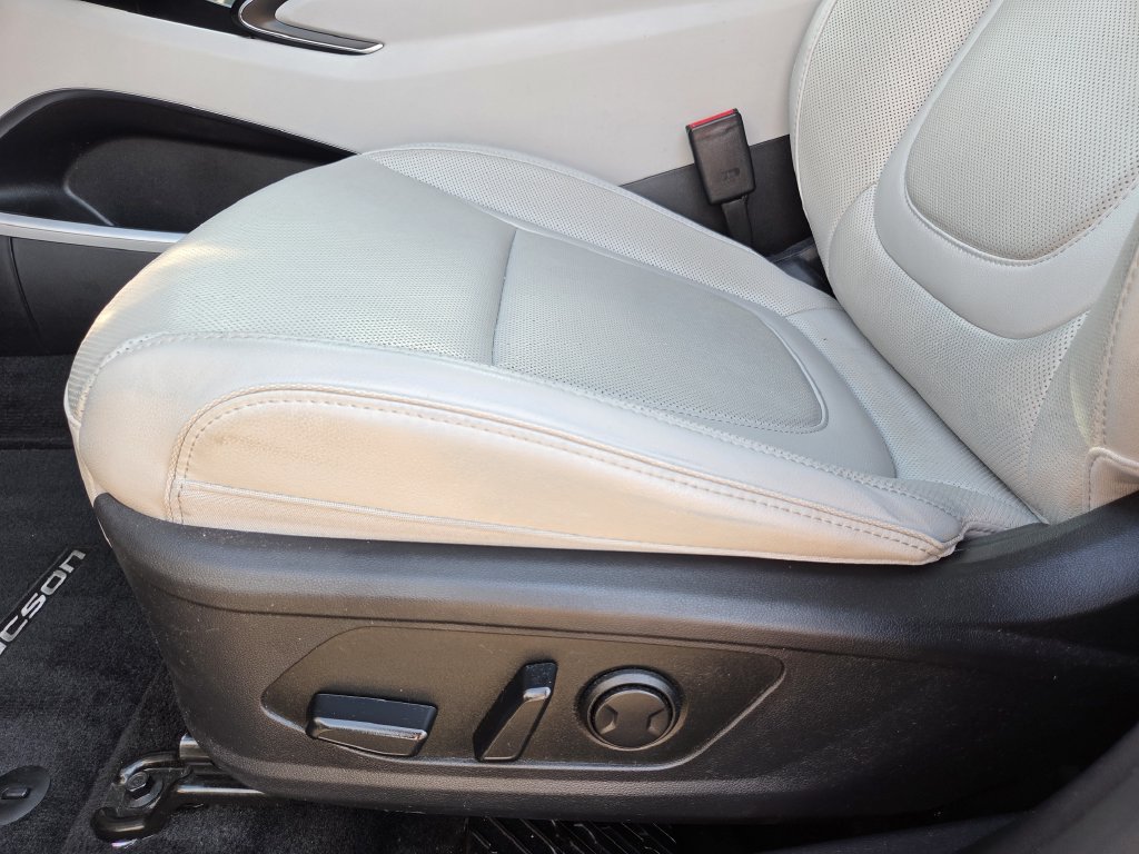 Used 2024 Hyundai Tucson Limited AWD/4WD image 16